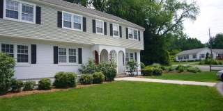 20 Hobart Ln Gallery 1
