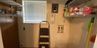 Lovely 2 bed/1 bath on a corner lot! Lovely 2 bed/1 bath on a corner lot! Gallery 6