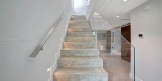 305 Oak St Gallery 81