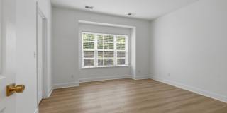 Nippers Corner Condo Gallery 23