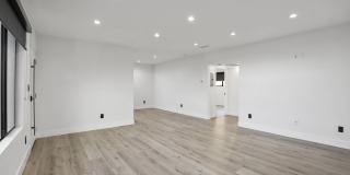 955 N Oxford Avenue Gallery 47
