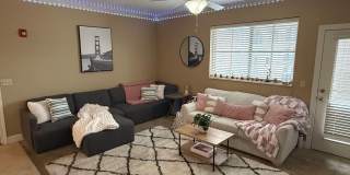 Beautiful condo with amazing amenities and a fabulous kitchen Gallery 8