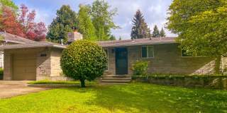 3Bd/1Ba Shoreline Home Gallery 1