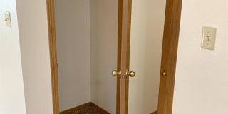 323 Janet St. Gallery 9