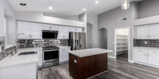 2313 W Straight Arrow Lane Gallery 12