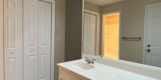 Wonderful 2/2 in Perfect Far West Location Gallery 13