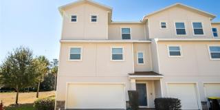 980 LAKEFRONT VILLAGE DRIVE Gallery 1