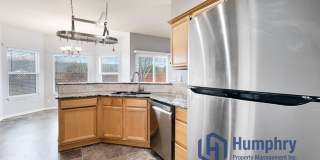 Beautiful home in Columbia Village Gallery 15