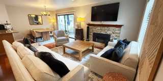 Beautifully Furnished 2 Bed/2.5 Bath Townhome in the Desirable Woodlands of La Jolla Gallery 7