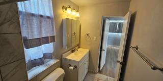 1 BR 1 BATH FULL REMODEL UPPER UNIT FREE RENT OAC Gallery 13