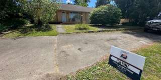 3 Bed 1 Bath Home in Ferndale with Fenced Backyard Gallery 1