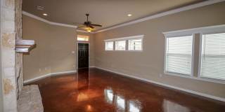 Available Now: 4 bedroom house Gallery 3