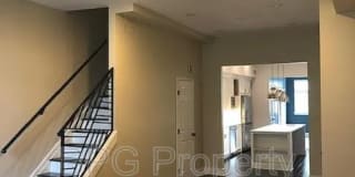 1027 7th St. NE Gallery 18