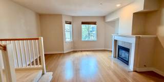 Spacious 2 Bed 2.5 Bath Lakemont Townhome with Greenbelt Views. Gallery 6