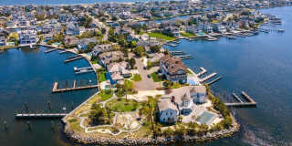 225 Channel Lane Gallery 1