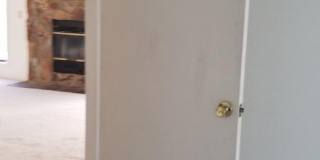 Available from May 15th.  2 Bedroom home with garage. Great Area and Location! Gallery 18