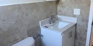 160 NE 55th St Gallery 9