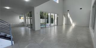 10250 NW 74th Ter Gallery 8