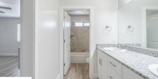 Pet friendly 3 Bedroom Townhome in Washington! Gallery 54
