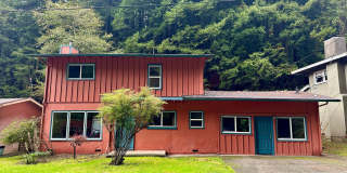Spacious 4-Bedroom Home with Bonus Room in Sunnybrae, Arcata Gallery 1