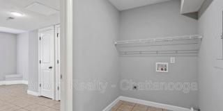 7167 Holland Lane Gallery 7