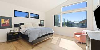 Fully Furnished 4-Bedroom Tetherow Home | Hot Tub + Home Services Included Gallery 15