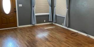LEASE TAKEOVER: NO DEPOSIT NEEDED!!! Gorgeous 2bd/1bath home with one car garage in Joplin Mo!! 6 month lease!!! Gallery 3