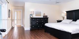 1529 Bayview Dr Gallery 9