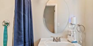 Spacious 4-Bedroom Single Family Home for Rent in Westchester Gallery 13