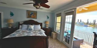 Available from September 1st to November 30th! Stunning Waterfront Home in Madeira Beach – 3 Bed / 3 Bath Gallery 14