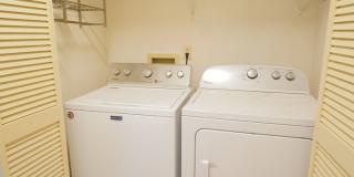 3 Bed / 2 Bath END Unit Townhome in Popular Westridge! Gallery 21