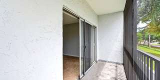 7541 NW 16th Street Gallery 1