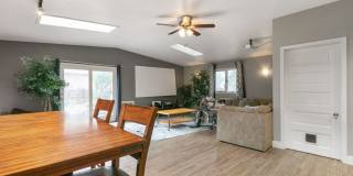 Charming 3 Bedroom, 2 Bathroom Home in Windsor! Gallery 7