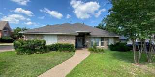 4903 Bay Oaks Court Gallery 2