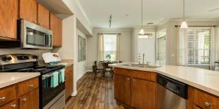 Edgewater Apartments Gallery 16