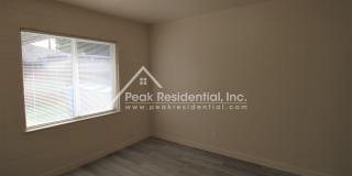 Charming Tahoe Park 2bd/1ba Duplex Gallery 8