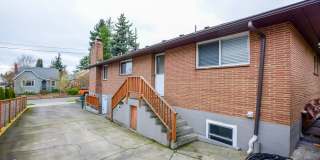 Beautiful 4 bedroom plus office home in Ballard Gallery 37