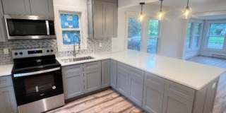 54 Vernon Ave Gallery 1