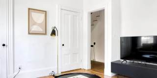 32 Healey St. Gallery 10