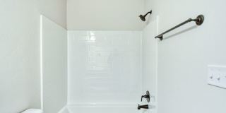 Brand New Construction in Varenna Landing! Gallery 22