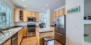 Spacious 4BDR Retreat in Lafayette Gallery 3