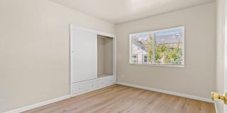 Fully Remodeled Oakland 2 Bed w/ Off-Street Parking & Beautiful Cabinets Gallery 11