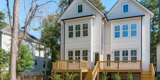 **OFFERING REFUNDABLE APPLICATION FEES & $200 MOVE IN PROMOTION** New Construction 3BD, 3.5BA End-Unit Raleigh Townhome with a Large Upstairs Bonus Room & Full Bathroom Inside the Beltline Near Lake J Gallery 6