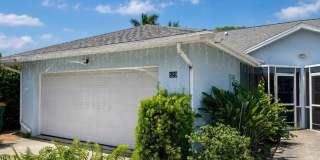2-bedroom, 2-bath villa with den and a Private Pool Gallery 1