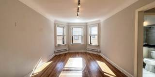 2325 N Rockwell St 2325 N Rockwell St Gallery 1