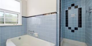 4037 Washington Boulevard Gallery 25