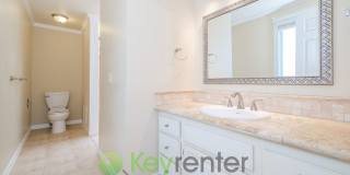 Comfort and Style in the Heart of Seattle Gallery 17