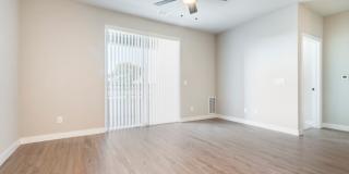 880 N Main Gallery 13