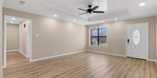 Charming Newly Remodeled Rental Home in a Quiet Neighborhood Gallery 18