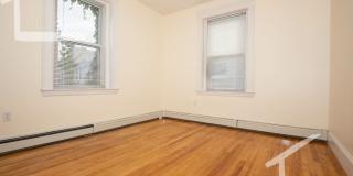 Charming 3 Bedroom-No Broker Fee Gallery 6